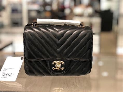 chanel mini square chevron black